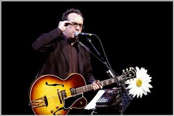 Elvis Costello Akan Rilis Album Bersama The Roots