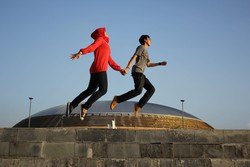 Antara Sayang & Melayang