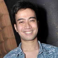 Kuliah di Inggris, Vidi Aldiano Bawa Mie Instan & Sambal