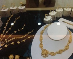 Goldmart Rilis Perhiasan Emas Berkadar 99,99%