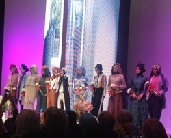 Dian Pelangi dan Peggy Melati Tampilkan Busana Muslim Bergaya Parisian