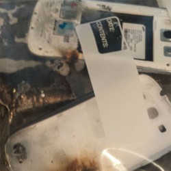 Duarr... Galaxy S III Meledak Saat Isi Baterai