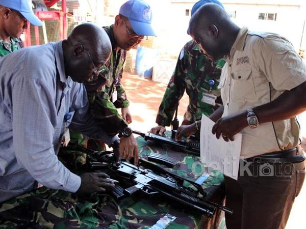 TIM COE Inspeksi Perlengkapan Satgas Kizi TNI