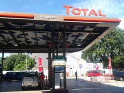 Pakai Kartu Kredit Mega, Isi Bensin di SPBU Total Gratis 5 Liter 