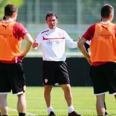 Tekad Stuttgart Paksa Bayern Puas dengan Dua Trofi Saja