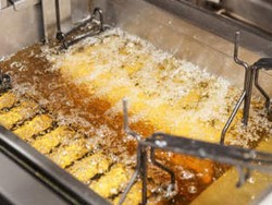 Pemerintah Shanghai Olah Minyak Goreng Bekas Jadi BBM