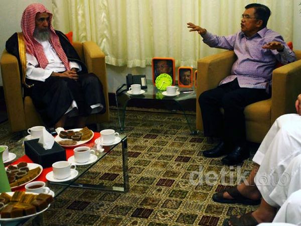 Jusuf Kalla Bertemu Syekh Nash Omar