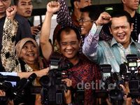 Timwas Century Serahkan Data Baru ke KPK