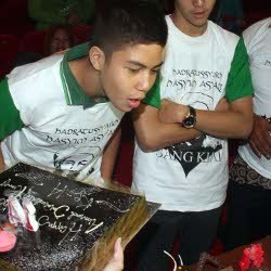 El Minta Hadiah Drum, Ahmad Dhani Tunggu Sumbangan Menteri