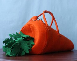 11 Tas Unik, Berbentuk Wortel Hingga Sarung Tinju