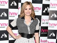 Demi Lovato Tebar Senyuman