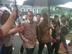 Chatib Basri dan Sandal Biru yang Tertinggal