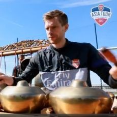 Jelang ke Indonesia, Para Pemain Arsenal pun Bermain Gamelan