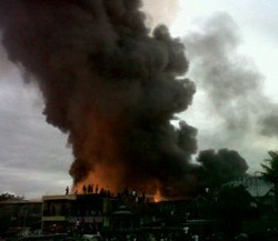 Asap Tebal Keluar dari Lantai 6 Hotel Kristal Jaksel, 11 Damkar Dikerahkan