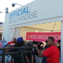 Bertabur Merchandise Super Junior di Super Show 5 Jakarta