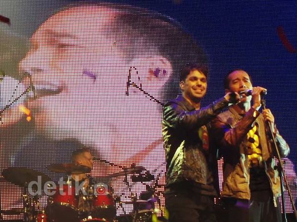 Jokowi Konser Bareng Arkarna