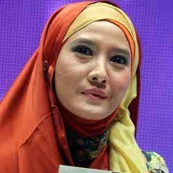 Berhijab, Peggy Melati Lirik Bidang Pekerjaan Selain Akting
