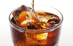 Pria di Inggris Meninggal Karena Minum Soda Berlebihan