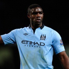 City Segera Bahas Perpanjangan Kontrak Zabaleta dan Richards