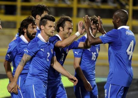 Italia Hempaskan San Marino 4-0