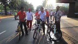 Car Free Day, Jokowi dan Ratusan Warga Gowes Sepeda di Sudirman