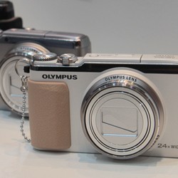 Olympus Siap Pasok Lensa Kamera untuk Sony?