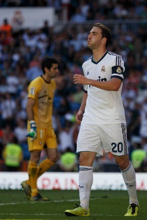 Higuain Berniat Pergi dari El Real
