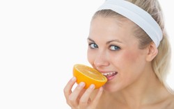 Kalau Ingin Kulit Kencang dan Mulus, Konsumsilah Ubi dan Jeruk!