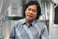 Dr Suhartono, 1 dari 16 Dokter Pembuluh Darah Langka di Indonesia