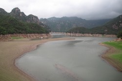 Pantas Korea Romantis, Lihat Saja Danau Cheoungpung