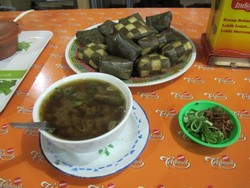 Coto Gagak, Tempat Makan Coto Paling Enak di Makassar