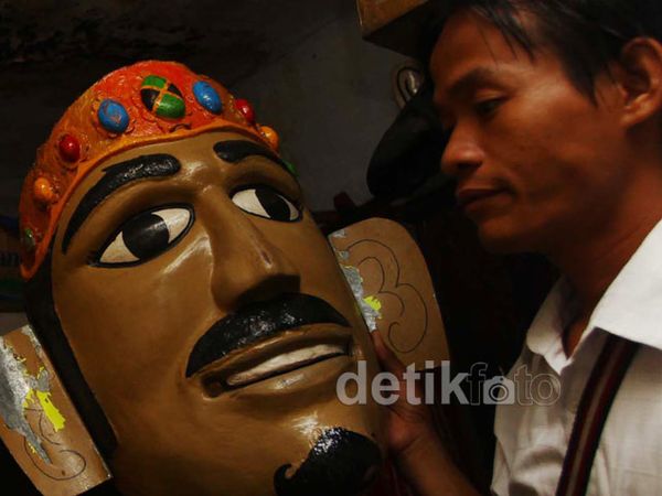 Jelang HUT DKI Ondel-ondel Mini Banjir Order