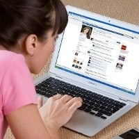 Riset: Lihat Diri Sendiri di Facebook Bikin Bahagia