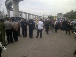 Ratusan Pengusaha Mogok Kerja dan Demo, Pelabuhan Tanjung Priok Lumpuh