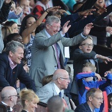 Ketika Sir Alex Ikut-ikutan Mexican Wave