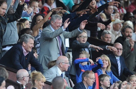 Ketika Sir Alex Ikut-ikutan Mexican Wave