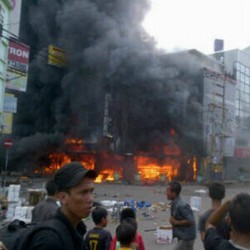 Toko Dibakar Massa Diduga Terkait Pilwakot Palembang, Polisi Siaga