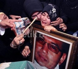 Ada Peringatan 40 Hari Meninggalnya Uje, Lalin Rempoa Macet