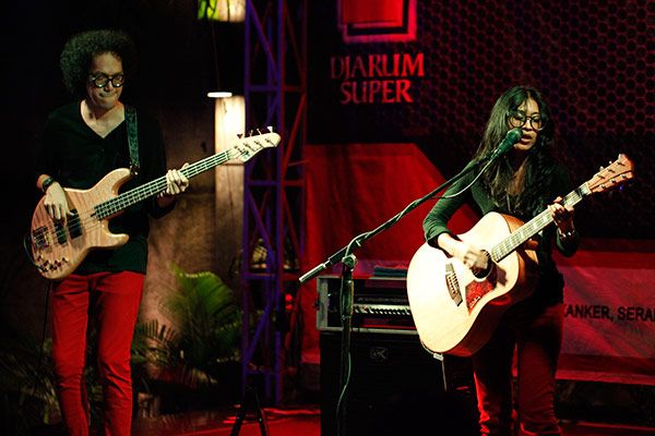 Konser Endah N Rhesa di Rolling Stone Cafe