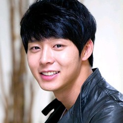 Ulang Tahun Yoochun JYJ Dirayakan Fans Seluruh Dunia