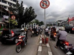 Daripada Berantem Mending Mengalah pada Pemotor Galak
