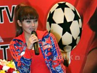 Merah Menyala Terry Putri