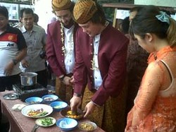 Mahasiswa Oklahoma Racik Soto Lamongan