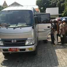Mobil Dinas DPRD Banyuwangi Diduga Disewakan untuk Mobilisasi Massa
