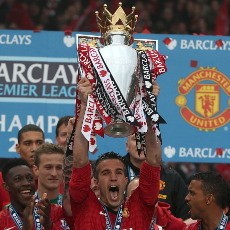 Van Persie Bidik Double di Musim Depan