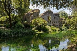 Seperti Inilah Taman Paling Romantis di Dunia