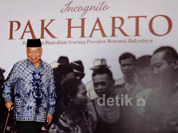 Gaya Blusukan Pak Harto Dibukukan