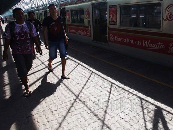 Stasiun Pasar Minggu Bebas PKL