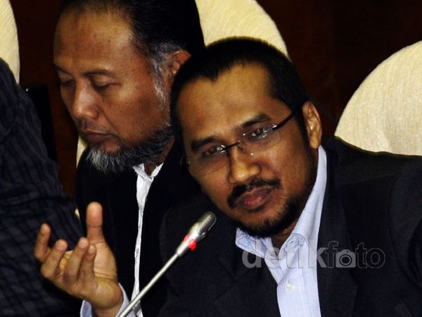 Pimpinan KPK Dicecar Kasus Century Pimpinan KPK Dicecar Kasus Century