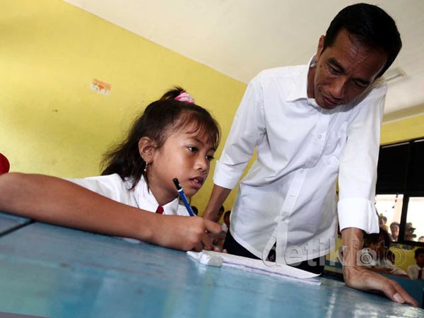 Jokowi Tinjau SD-SMP Satu Atap Kepulauan Seribu